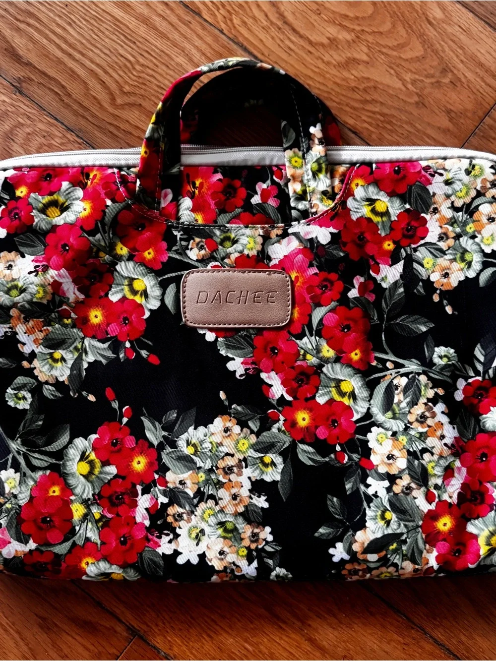 Dashee Pinrose floral Laptop case NWOT w/ strap soft interior